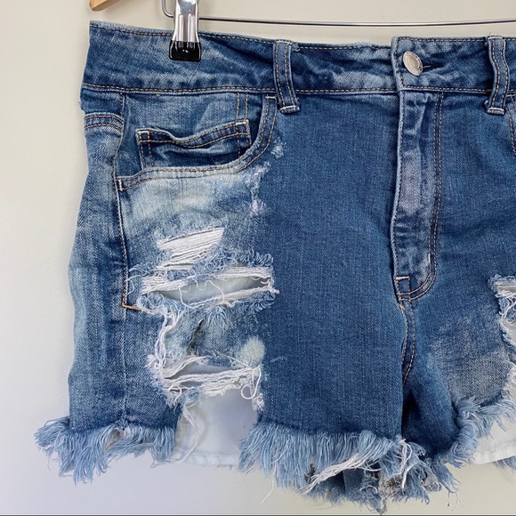 SOLD AEO Distressed Stretch Hi-Rise Jean Shorts - Picture 2 of 7
